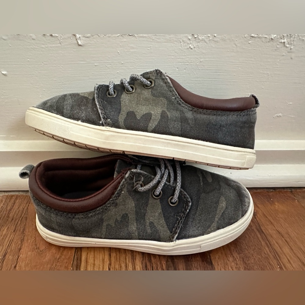 Carter’s slip-ons - Picture 4 of 7